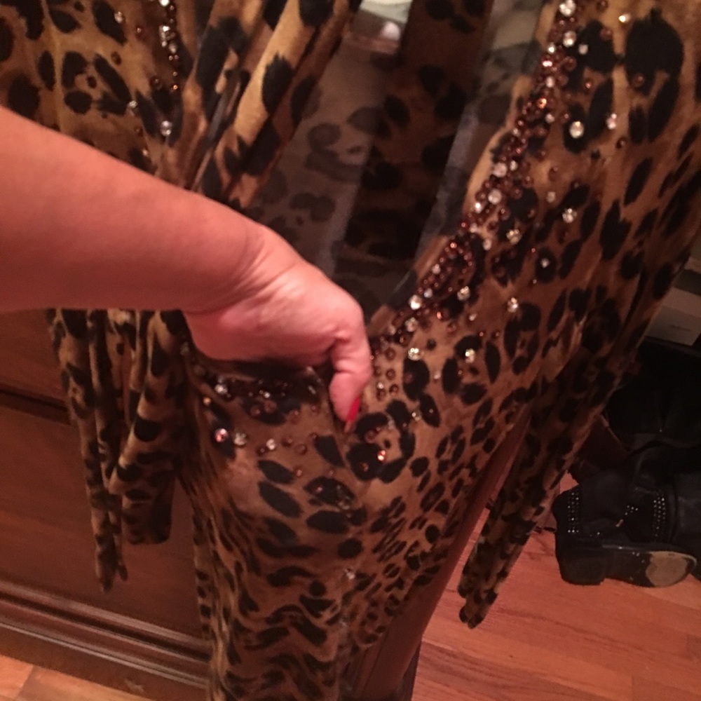 Animal print sweater with belt included